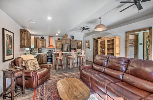 Red River House | 4 Units in Red River: Mtn Views, Steps to Main St