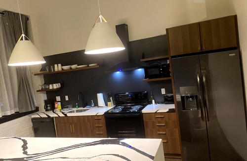 North Oakland Apartment | 424-Apt 304