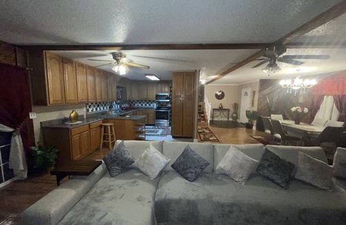 Marianna House | 4652- Cheerful 3 Bedroom luxury home the caverns state Park