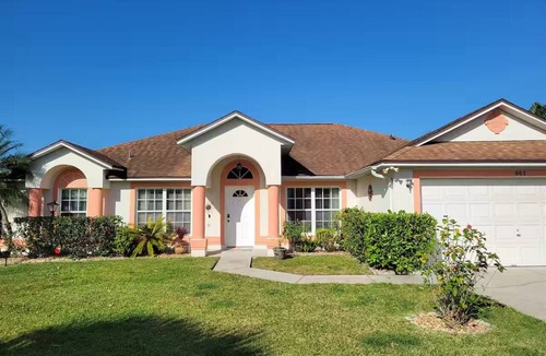 Sunridge Woods House | 4Bed/3Bath Sunny Lakeview Escape
