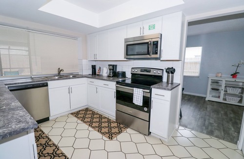 Bradenton House | 4BR Remodeled Heated Pool Home, Bradenton, 6mil. to Anna Maria Beaches