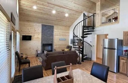Red River Cabin | 4K River Ranch River Cabin 2 (sleeps 6)