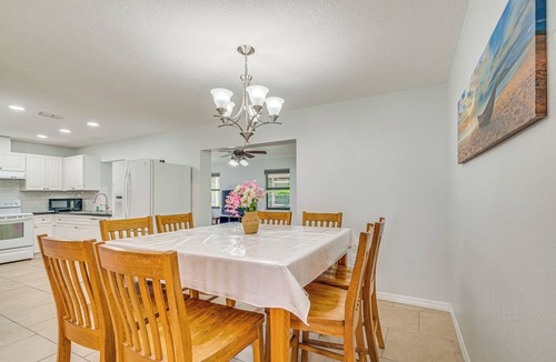Spring Hill House | 5 Mi to Weeki Wachee! Home w/Lanai & Air Hockey