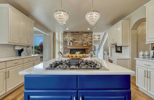 Flying Horse House | 5 MIN from USAFA. 5200 SQ FT. 1000 SQ FT Patio. 5 BR. 5 BR. 5 Fireplaces