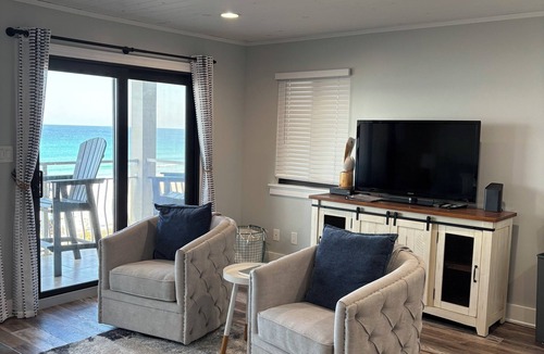 Crystal Shores Condo | 5 Stars : One bedroom + bunks + 2 bath on Private Beach
