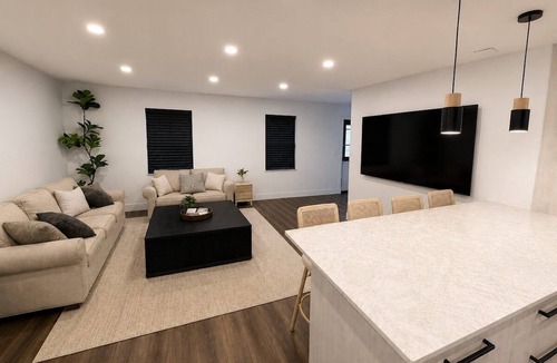 Sunrise House | 5BR/3Bath Pool Oasis - Sleeps 10 - 17 Min to Hard Rock Stadium