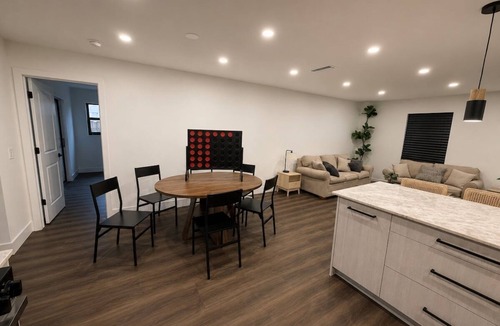 Sunrise House | 5BR/3Bath Pool Oasis - Sleeps 10 - 17 Min to Hard Rock Stadium
