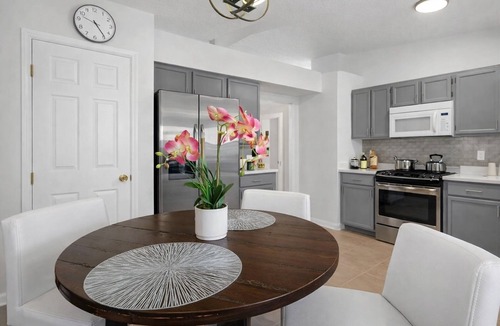 Clear Creek House | 5BR Near Disney | Star Wars Theater, Full Arcade, Heated Pool + Cinema, 3 Kings