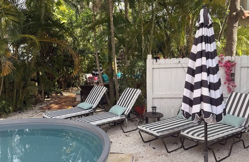Old Northwood House | 6 BR Old Florida Estate: Sauna, Pool, Fire Pit, walk to Northwood Village