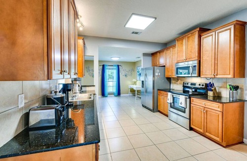 Crestview House | 6BR Family Home | Near Twin Hills | Fire Pit