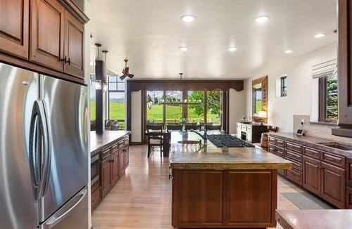 Missouri Heights House | 7 BR Mountain Retreat with A/C, Hot Tub, Fireplace & Sopris Views Between Aspen & Carbondale