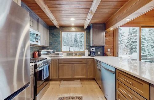 Snowmass Village House | 70's style home near Village with private hot tub & fireplace - dog-friendly