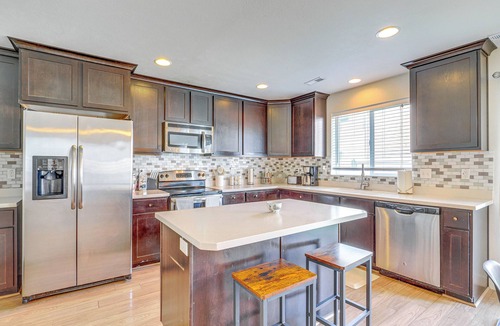North Salt Lake House | 9 Mi to Downtown SLC: Peaceful Home w/Pool Access