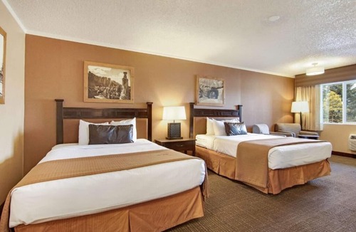 Bryce Canyon Hotel | A Picturesque Retreat in Bryce Canyon! Free Breakfast, Pool, Free Parking!