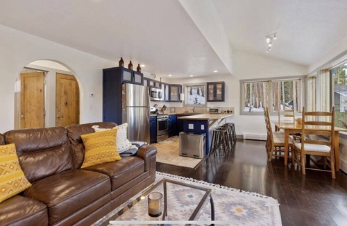 Breckenridge Heights House | A True Mountain Retreat in Breckenridge with Hot Tub