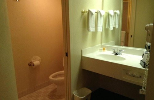 Gateway House | Accessibility and ease near Denver International Airport!