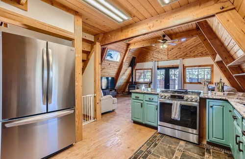 Florissant Ski Chalet | *Adorable A-Frame* Hot Tub | Pac-Man | Fire Pit