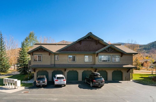 Steamboat Springs Condo | Adventure Awaits! Outdoor Patio & Grill with Views, Communal Hot Tubs & 1 Car Garage