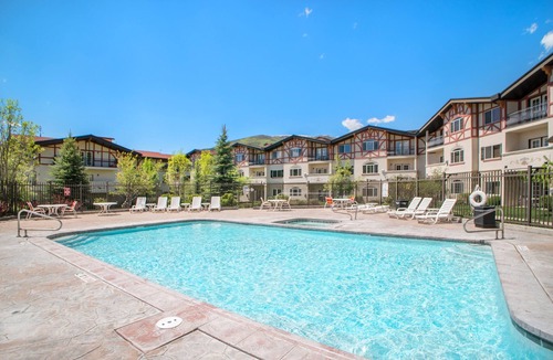 Midway Villa | Adventure Hub~Backcountry Ski, Snowmobile Villa 3069-1