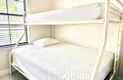West Kissimmee House | Affordabe Suite near Diney Parks, Universal Studios, and SeaWorld