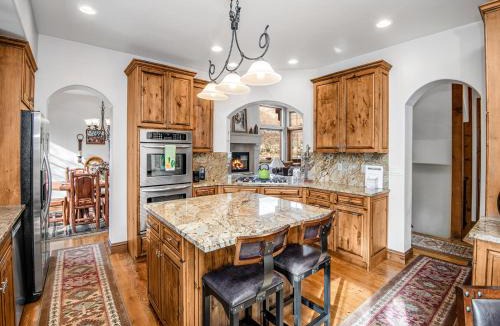Highland Meadows House | Alpine Drive Chalet