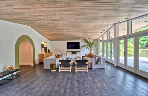 Fayetteville House | Amazing 5 bdrms, 4 bath, private lake house, + guest house, 20 min from Atlanta