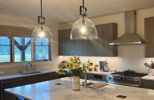 Cerise Ranch House | Amazing luxury spacious 4 Bed 4 Bath mountain retreat home near Aspen. Sleeps 10