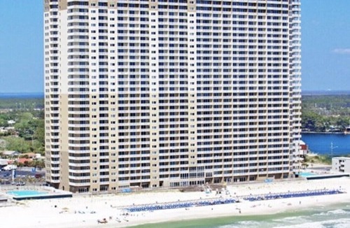 Panama City Beach Apartment | Amazing Sunny Beachfront Unit, sleeps 7, walk to Pier Park!