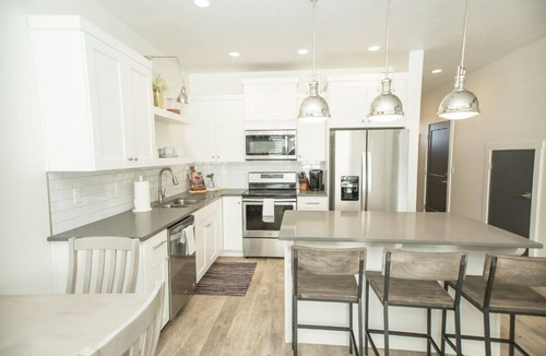 Washington Fields House | An Oasis View @ Freedom Village | Perfect for Large Groups | Community Amenities