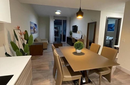 Hollywood Apartment | Apartment in CH. Ocean View, Pool, Parking*