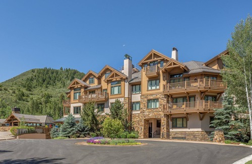 Edwards Condo | Arrowhead A500 - Luxury Penthouse - Pool, Hot Tub, Pickleball - Ski-In/Ski-Out