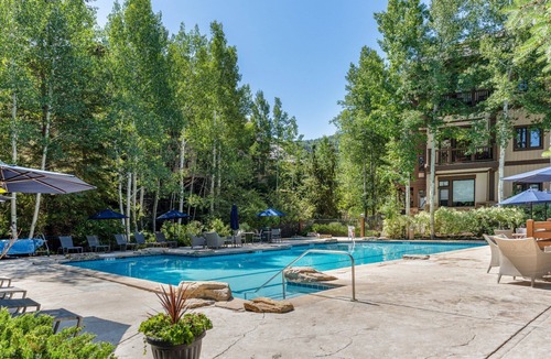 Edwards Condo | Arrowhead A500 - Luxury Penthouse - Pool, Hot Tub, Pickleball - Ski-In/Ski-Out