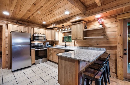 Gatlinburg - Pigeon Forge Cabin | Arrowhead Lodge | Private Resort Pool | Sleeps 18
