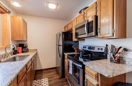 Steamboat Springs Condo | Ask About AC! Summer Pool, Walk to Resort & Steps to Free Bus-Hot Tub-Grill-W/D in Unit-Immaculate