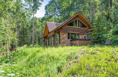 Aspen Cabin | Aspen Mountain Gem: 2 Luxury Cabins on 10 Ac w/ HOT TUB + Views!