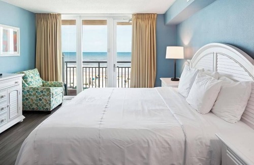 Ormond Beach Hotel | Atlantic View 1BR w/Kitchen, Pool, and Easy Access to Sun, Sand, and Dining
