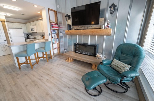 East End House | August 2026 Big Savings! 1BR/1BA Dog-Friendly Townhome, Near State Park