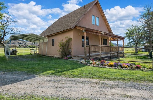 Collbran House | B4 Ranch Cabin - Ranch Experience near Grand Mesa