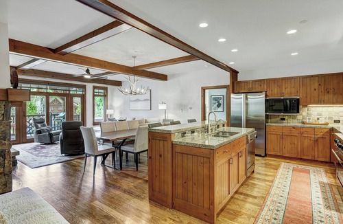 Avon Apartment | Bachelor Gulch Village by Vail Resorts
