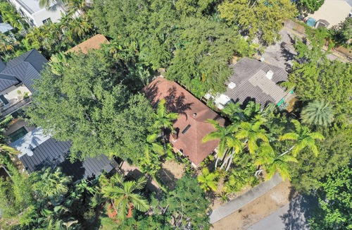 Victoria Park Apartment | Balinese-Inspired 2nd Floor 1BR Hideaway in Victoria Park ~ 1.5 Miles to Beaches