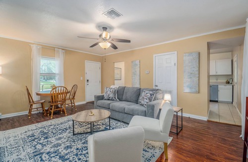 Bartow House | Bartow Oaks Oasis - Close to Downtown - Sleeps 7!