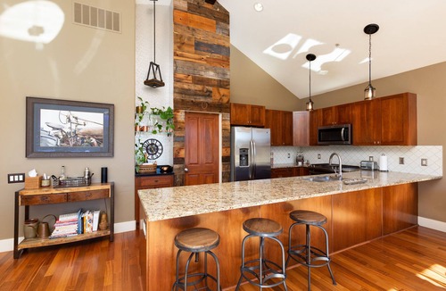 Basalt House | Basalt Bliss - Prime Location, Views, Pet Friendly!