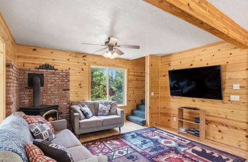 Meadow View Heights Cabin | Basecamp Adventures with Firepit, BBQ, Sleeps up to 15