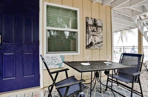 Englewood Villa | Bay Waterfront Mermaid's Retreat Delights! Great suite on desirable Manasota Key!