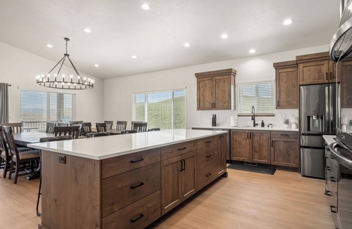 Sweetwater House | BayView Lake House | Gaga Ball Pit | Pickleball | Hot Tub