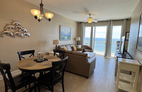 Miramar Beach Condo | 🌴 Beach Chairs Included-7th floor 2-King & Bunkroom Directly On the Beach