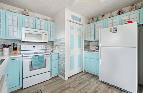 Marineland Acres House | Beach Chic Beach Home Bikes, Beach Gear,Pet-Friendly & Minutes to the Ocean