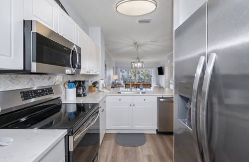 Emerald Waters Village Condo | Beach Condo, 4 min walk to deeded beach, Beach service provided, Great Location!