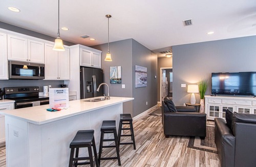 Laguna Beach House | Beach Daze on PCBLaguna Bch 1block to sand 1DogOK 6ppl