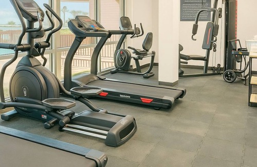 Ormond Beach Park Apartment | Beachfront Studio Stay | Balcony Views & Hot Tub